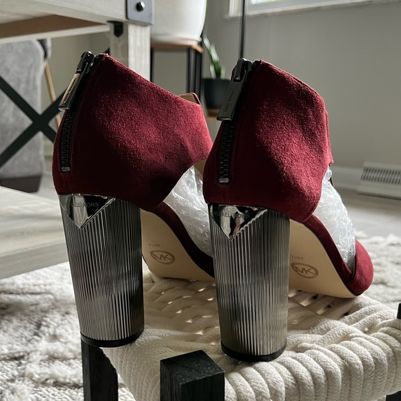 Michael Kors Suede Open-Toe Metallic Heel - Picture 2 of 8